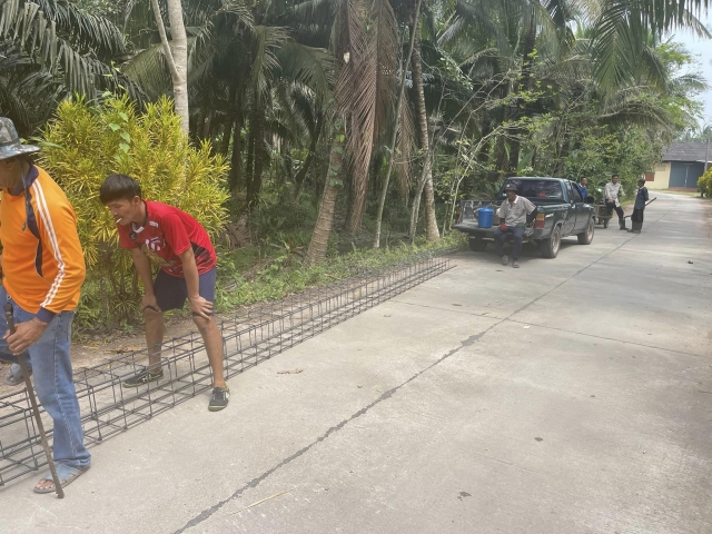 สร้างซุ้มประตูทางเข้าวัดธาราวดี (วัดดอนตะโก)